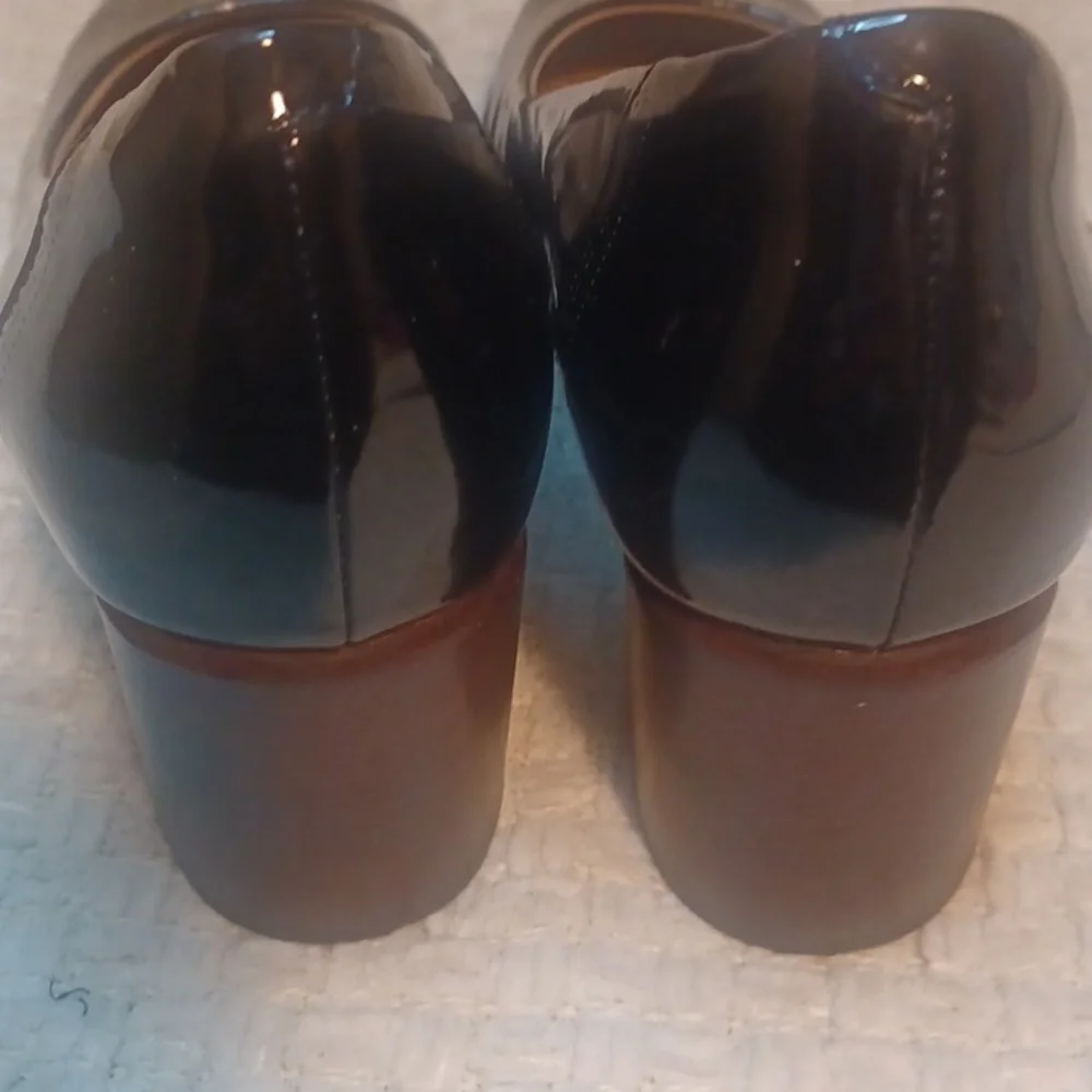 Clarks Black Patent Tarah Sofia  Leather Heels - Picture 5 of 9